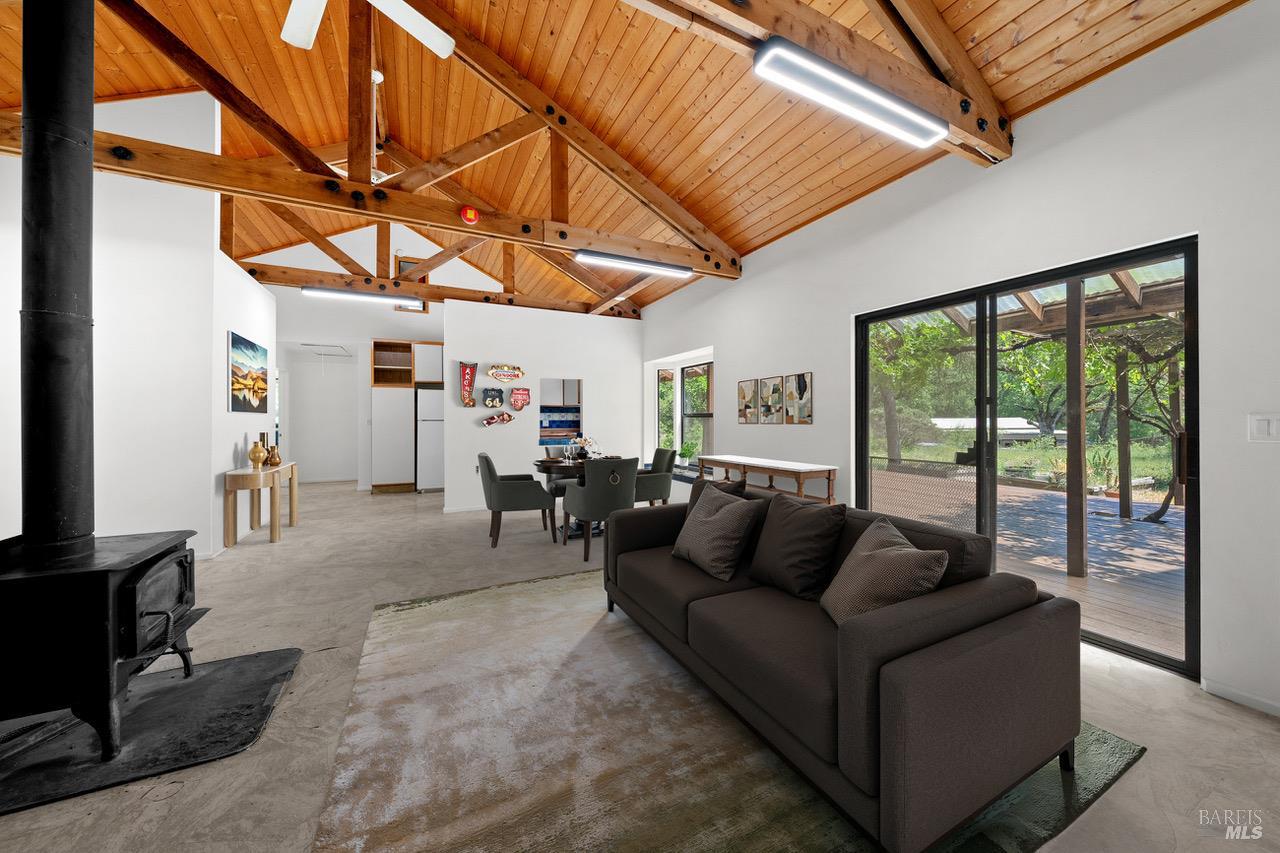 Detail Gallery Image 9 of 94 For 17651 Van Arsdale Rd, Potter Valley,  CA 95469 - 6 Beds | 5 Baths
