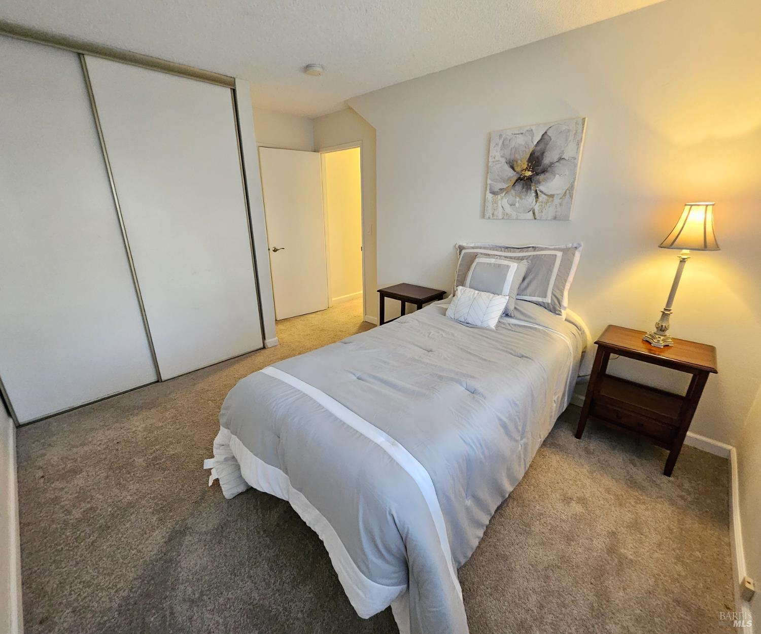 Detail Gallery Image 13 of 22 For 2145 Clearview Cir, Benicia,  CA 94510 - 2 Beds | 2/1 Baths