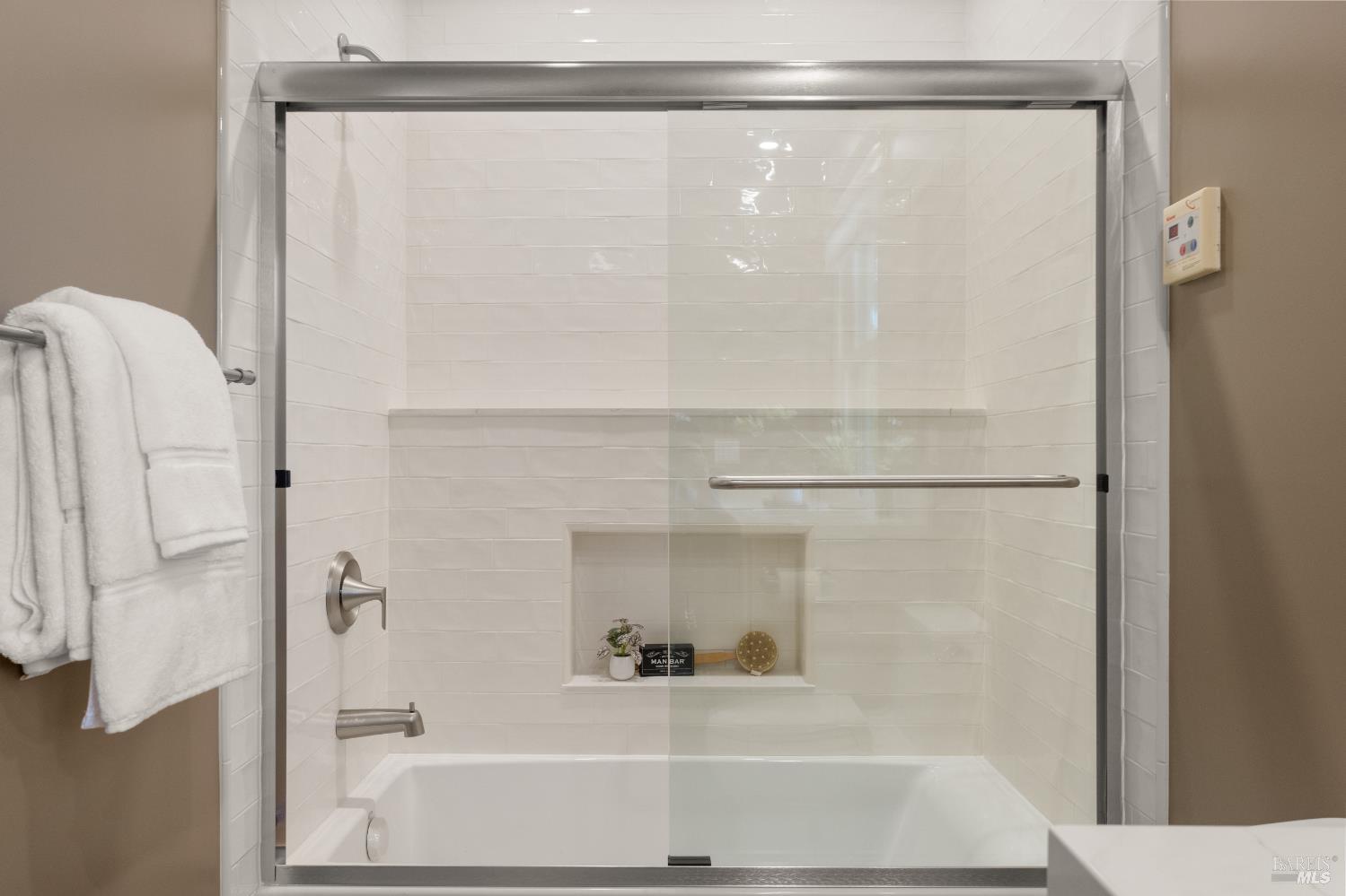Detail Gallery Image 39 of 63 For 190 Franklin St, Napa,  CA 94558 - 4 Beds | 3 Baths