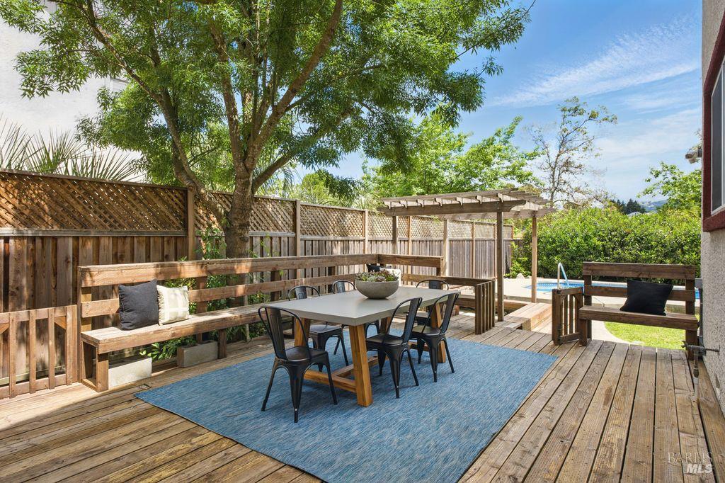 Detail Gallery Image 31 of 41 For 1935 Sestri Ln, Petaluma,  CA 94954 - 4 Beds | 4 Baths