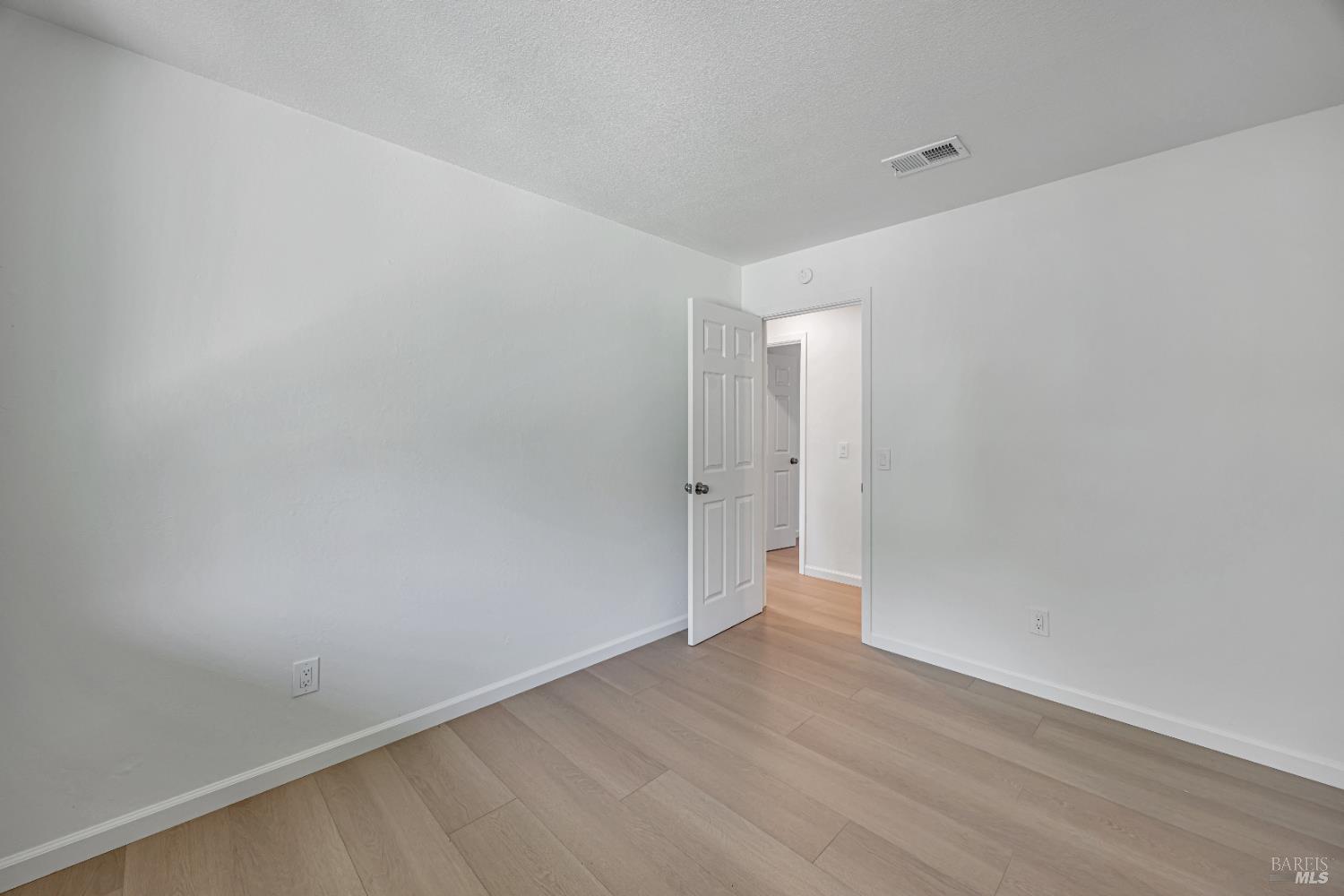 Detail Gallery Image 35 of 51 For 501 Garfield Park Ave, Santa Rosa,  CA 95409 - 4 Beds | 2 Baths