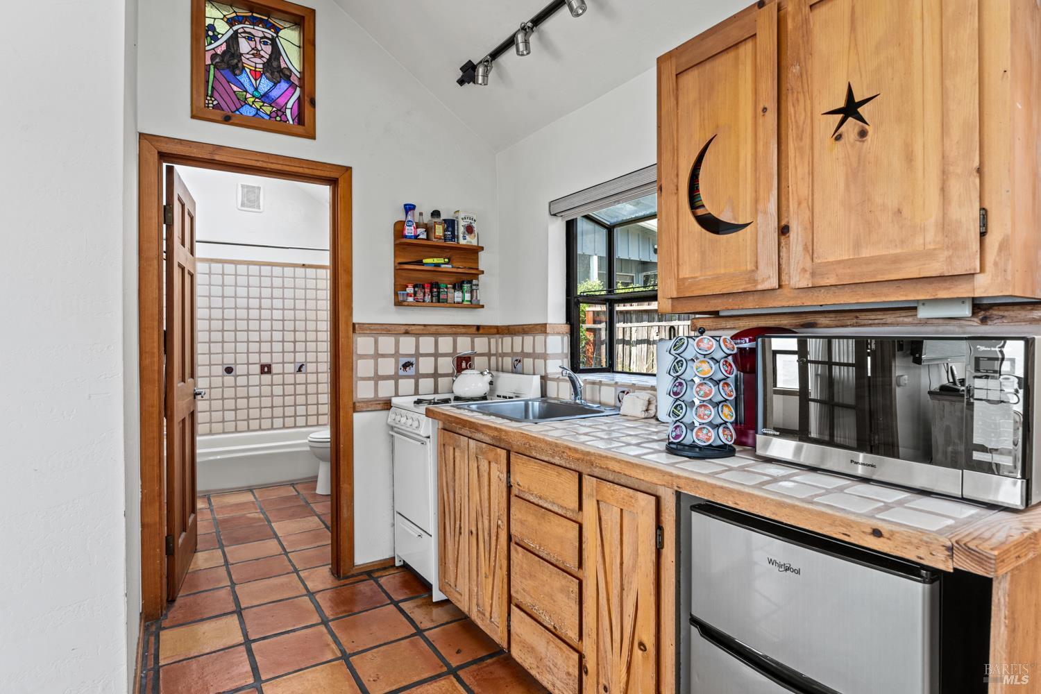 Detail Gallery Image 28 of 52 For 33500 S Highway 1 Unkn, Gualala,  CA 95445 - 3 Beds | 3 Baths