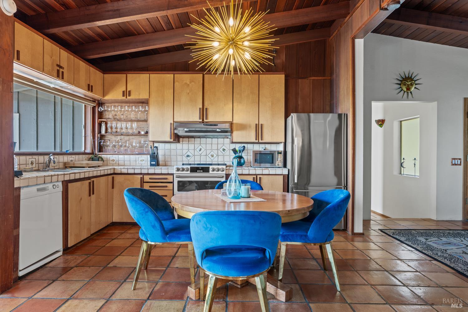 Detail Gallery Image 4 of 52 For 33500 S Highway 1 Unkn, Gualala,  CA 95445 - 3 Beds | 3 Baths