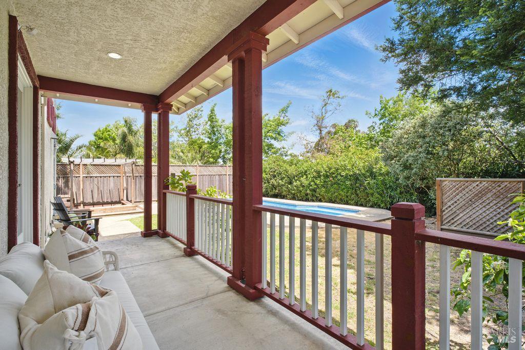 Detail Gallery Image 30 of 41 For 1935 Sestri Ln, Petaluma,  CA 94954 - 4 Beds | 4 Baths