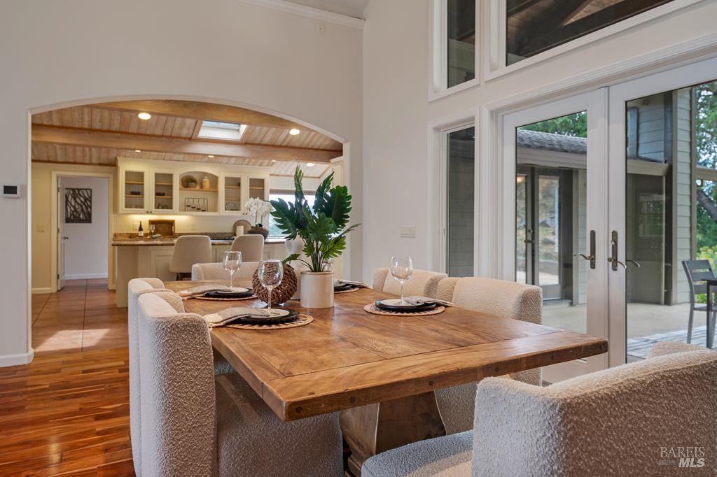 Detail Gallery Image 11 of 51 For 3979 Rolling Oaks Rd, Santa Rosa,  CA 95404 - 3 Beds | 3 Baths