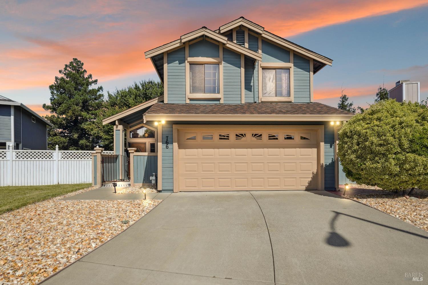Detail Gallery Image 2 of 72 For 766 Morissette Way, Vacaville,  CA 95687 - 3 Beds | 2/1 Baths