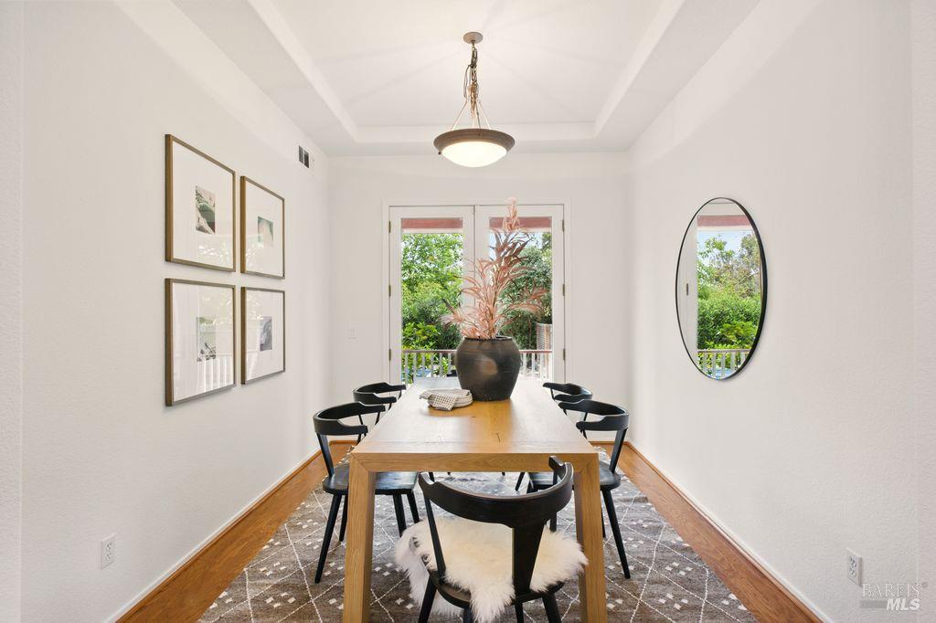 Detail Gallery Image 16 of 41 For 1935 Sestri Ln, Petaluma,  CA 94954 - 4 Beds | 4 Baths