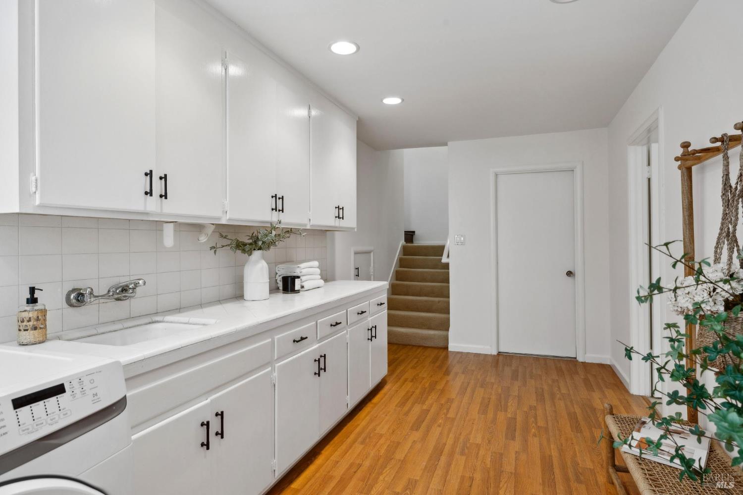 Detail Gallery Image 29 of 59 For 305 N Almenar Dr, Greenbrae,  CA 94904 - 4 Beds | 4 Baths