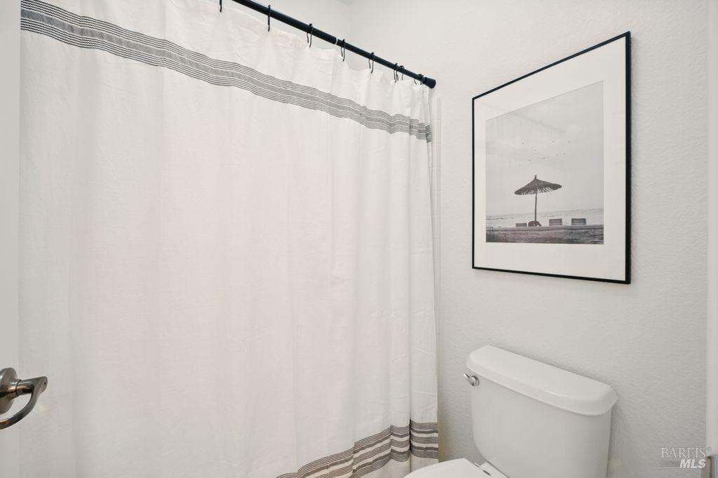 Detail Gallery Image 27 of 41 For 1935 Sestri Ln, Petaluma,  CA 94954 - 4 Beds | 4 Baths