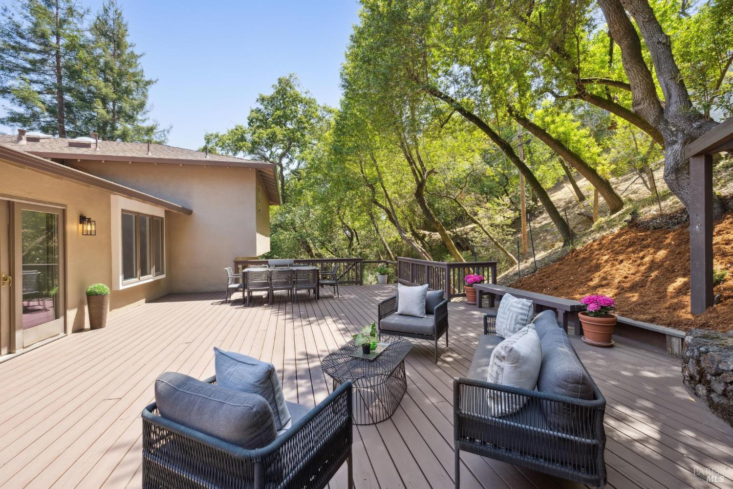 Detail Gallery Image 14 of 59 For 305 N Almenar Dr, Greenbrae,  CA 94904 - 4 Beds | 4 Baths
