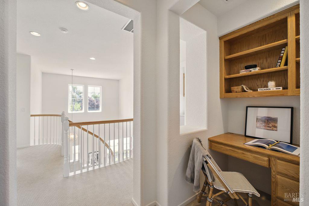 Detail Gallery Image 18 of 41 For 1935 Sestri Ln, Petaluma,  CA 94954 - 4 Beds | 4 Baths