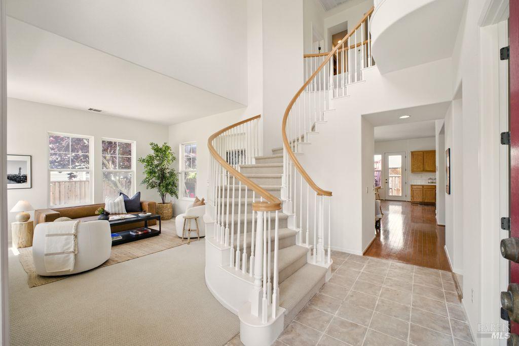Detail Gallery Image 9 of 41 For 1935 Sestri Ln, Petaluma,  CA 94954 - 4 Beds | 4 Baths