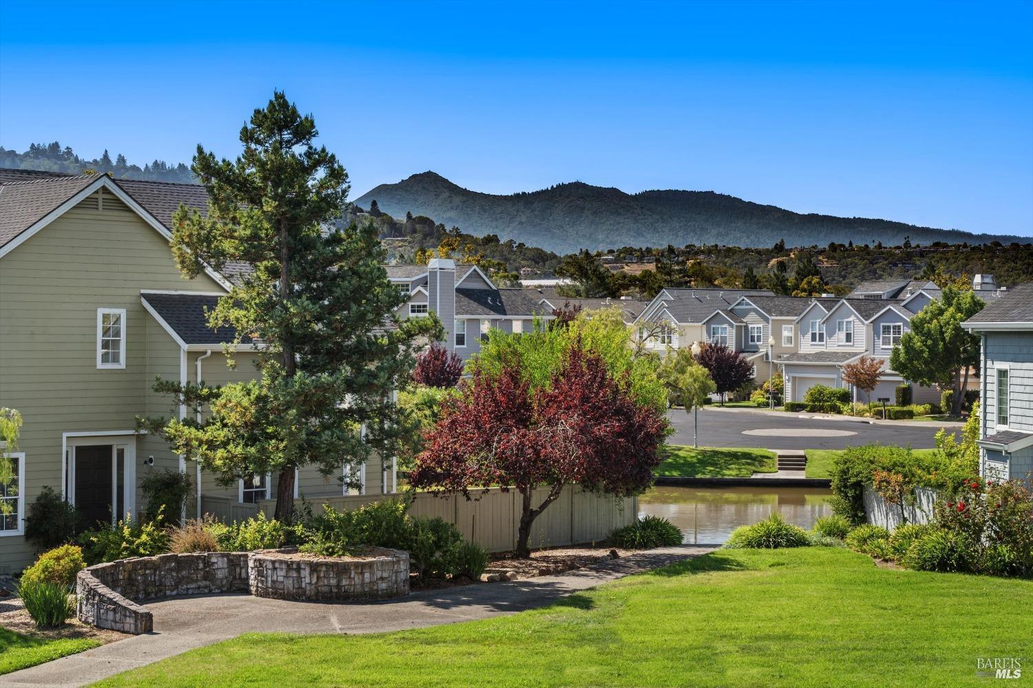Detail Gallery Image 19 of 60 For 168 Waterside Cir, San Rafael,  CA 94903 - 4 Beds | 3/1 Baths