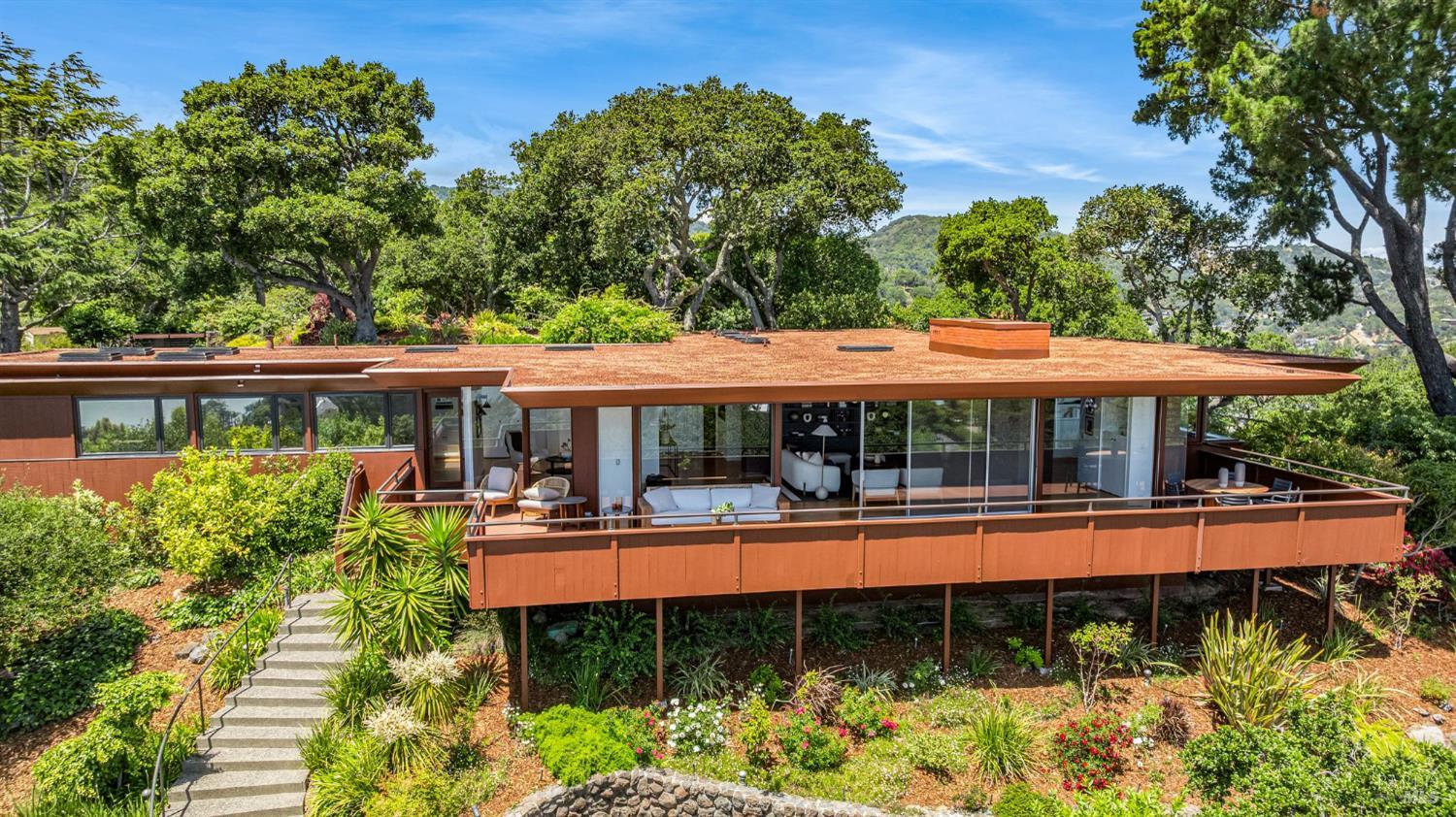 Detail Gallery Image 26 of 83 For 125 Bayview Dr, San Rafael,  CA 94901 - 2 Beds | 3/1 Baths