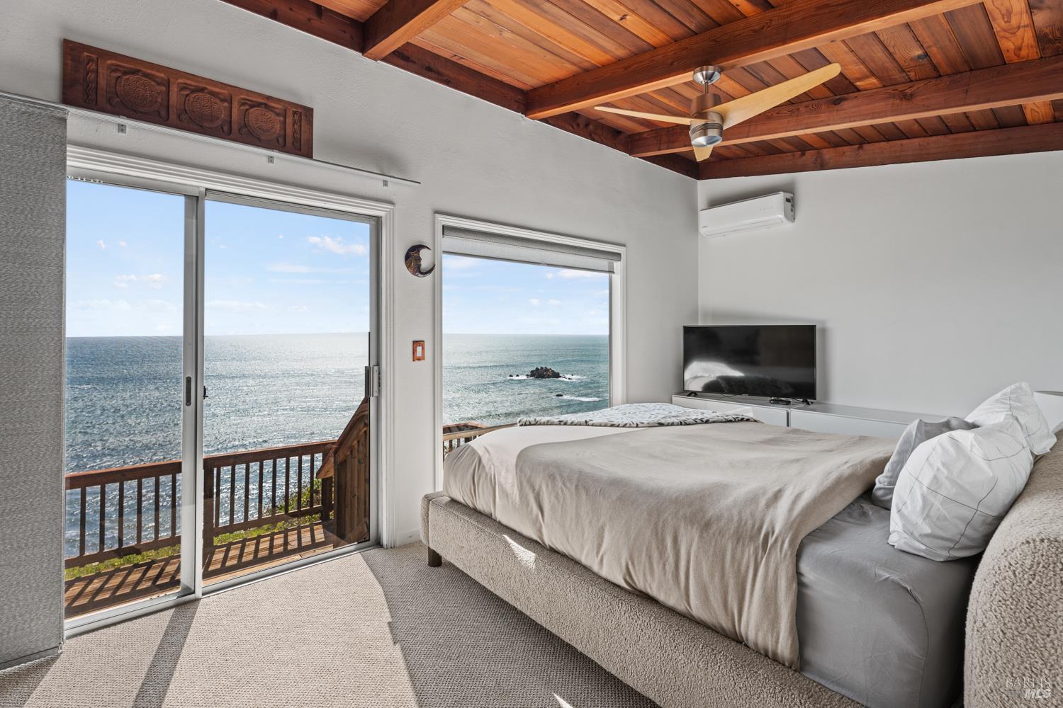 Detail Gallery Image 8 of 52 For 33500 S Highway 1 Unkn, Gualala,  CA 95445 - 3 Beds | 3 Baths