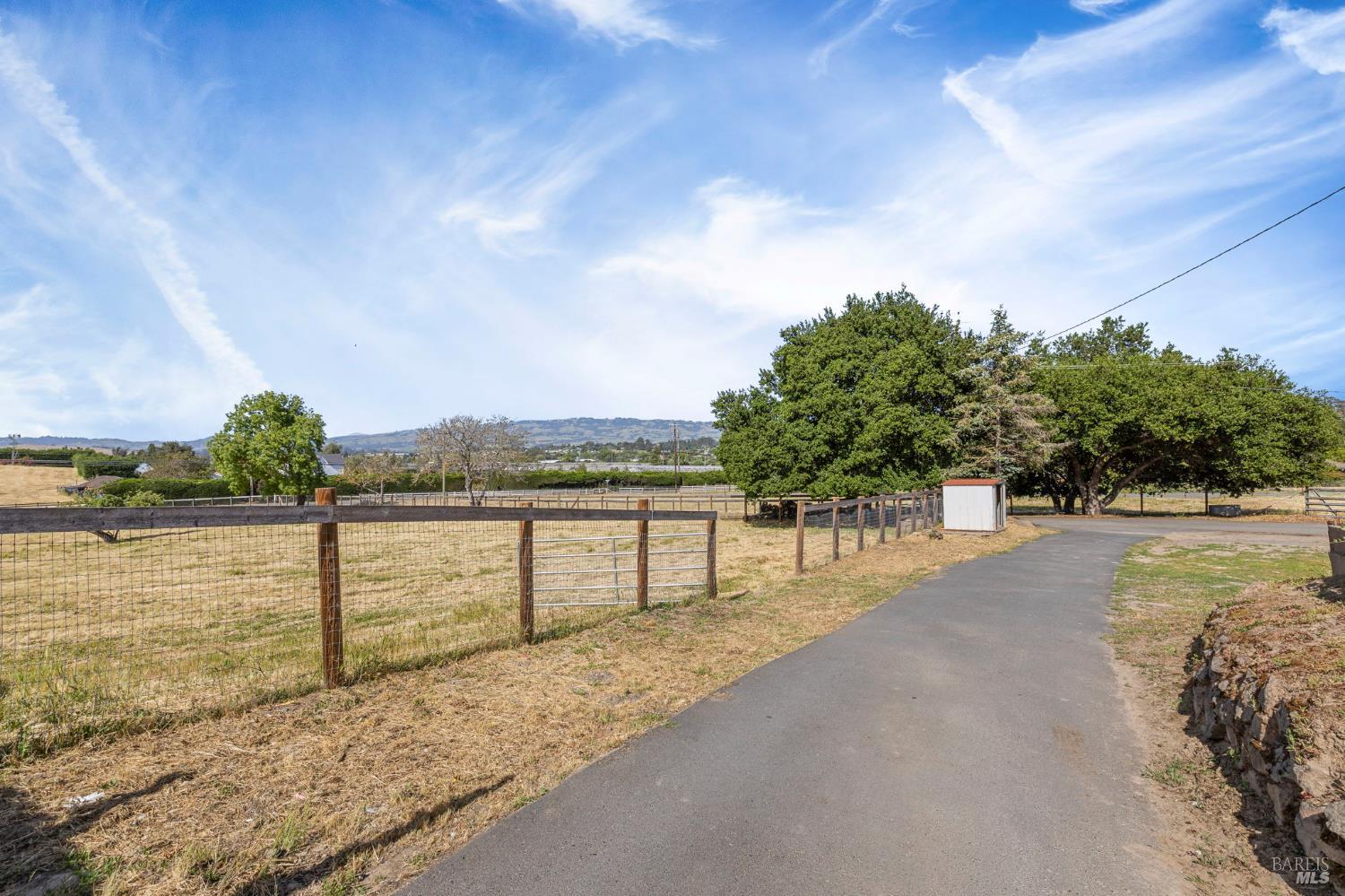 Detail Gallery Image 45 of 61 For 4335 Bodega Ave, Petaluma,  CA 95942 - 4 Beds | 3/1 Baths