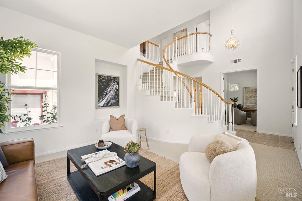 Detail Gallery Image 5 of 41 For 1935 Sestri Ln, Petaluma,  CA 94954 - 4 Beds | 4 Baths