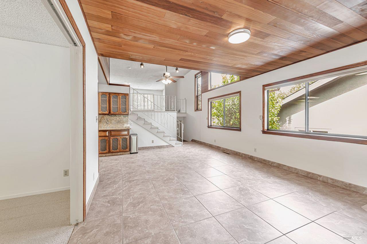 Detail Gallery Image 10 of 53 For 917 West St, Petaluma,  CA 94952 - 4 Beds | 2 Baths