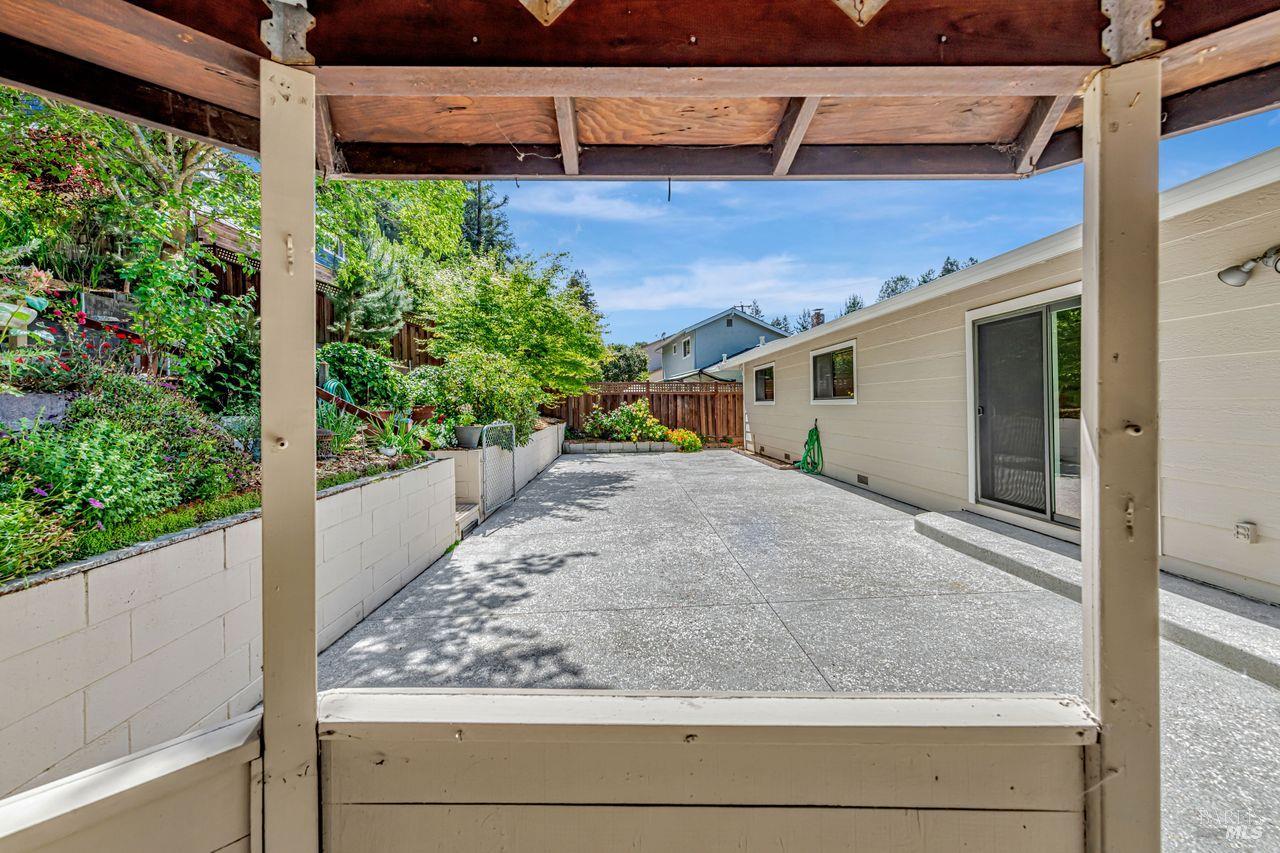 Detail Gallery Image 47 of 53 For 917 West St, Petaluma,  CA 94952 - 4 Beds | 2 Baths