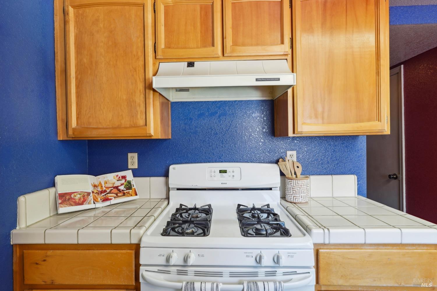 Detail Gallery Image 12 of 72 For 766 Morissette Way, Vacaville,  CA 95687 - 3 Beds | 2/1 Baths
