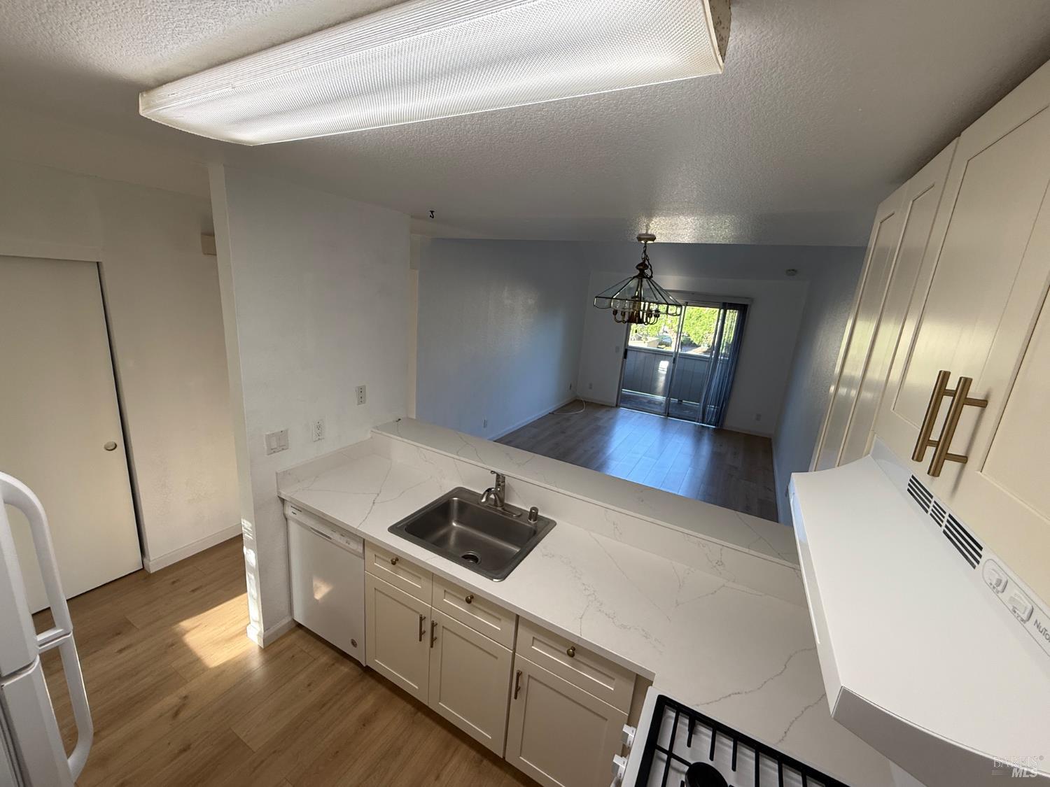 Detail Gallery Image 2 of 29 For 7761 Camino Colegio Dr, Rohnert Park,  CA 94928 - 2 Beds | 2 Baths