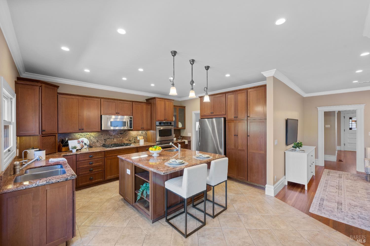 Detail Gallery Image 16 of 63 For 190 Franklin St, Napa,  CA 94558 - 4 Beds | 3 Baths