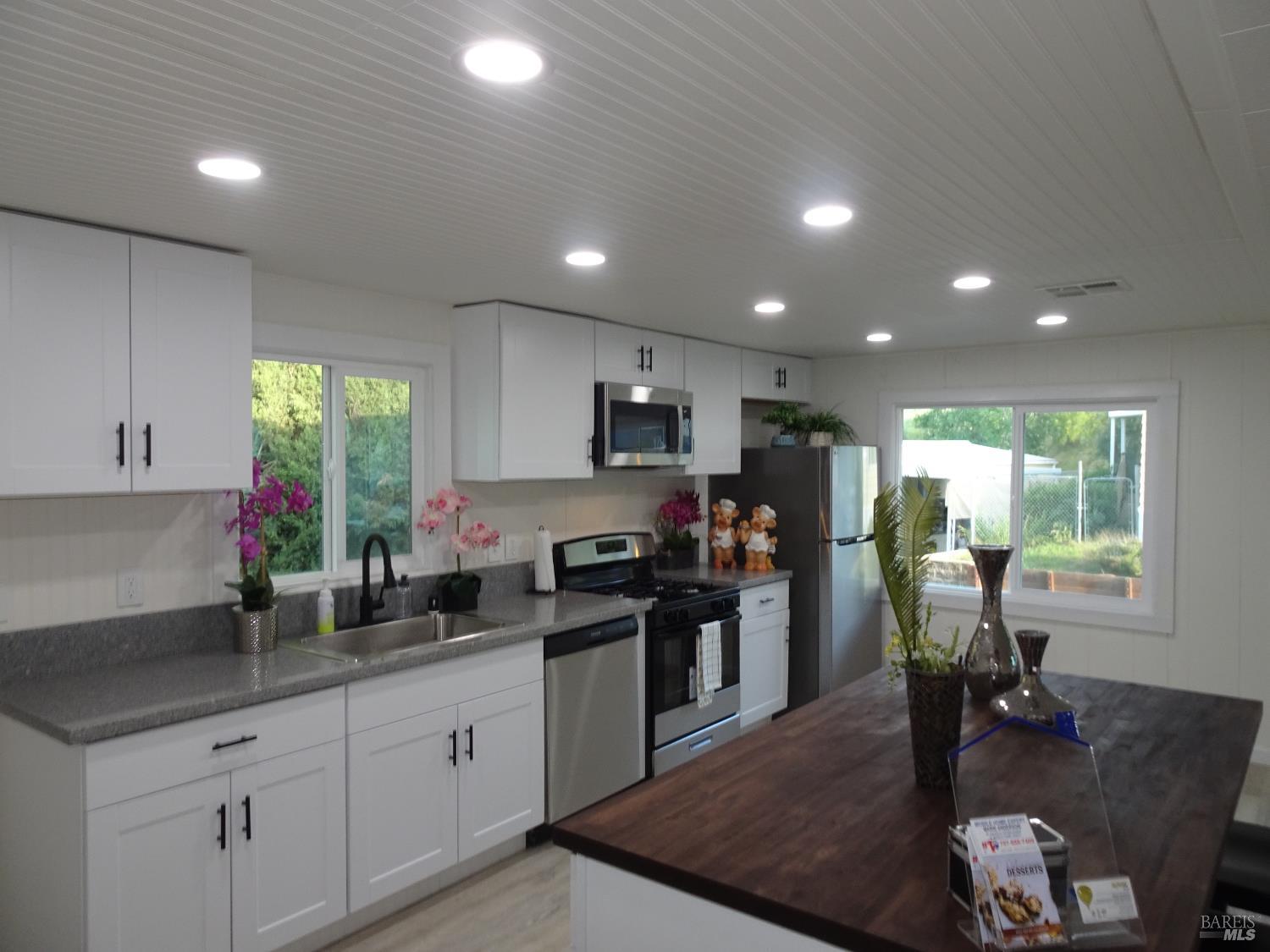 Detail Gallery Image 4 of 29 For 104 Goya Dr, Fairfield,  CA 94534 - 2 Beds | 1 Baths