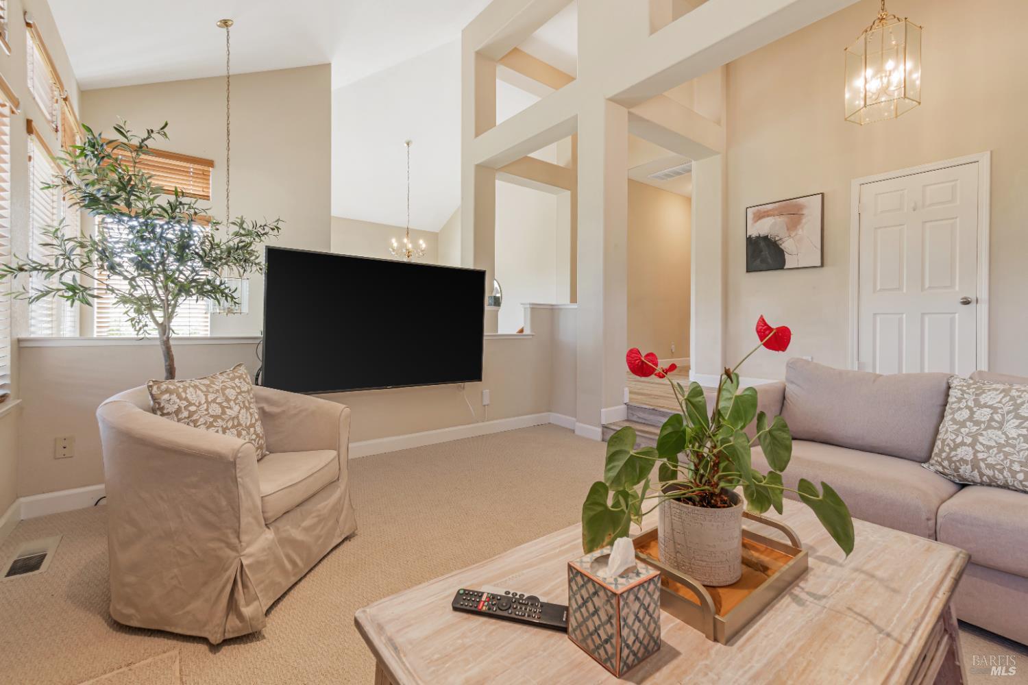 Detail Gallery Image 8 of 40 For 359 Orchid Dr, San Rafael,  CA 94903 - 4 Beds | 2/1 Baths