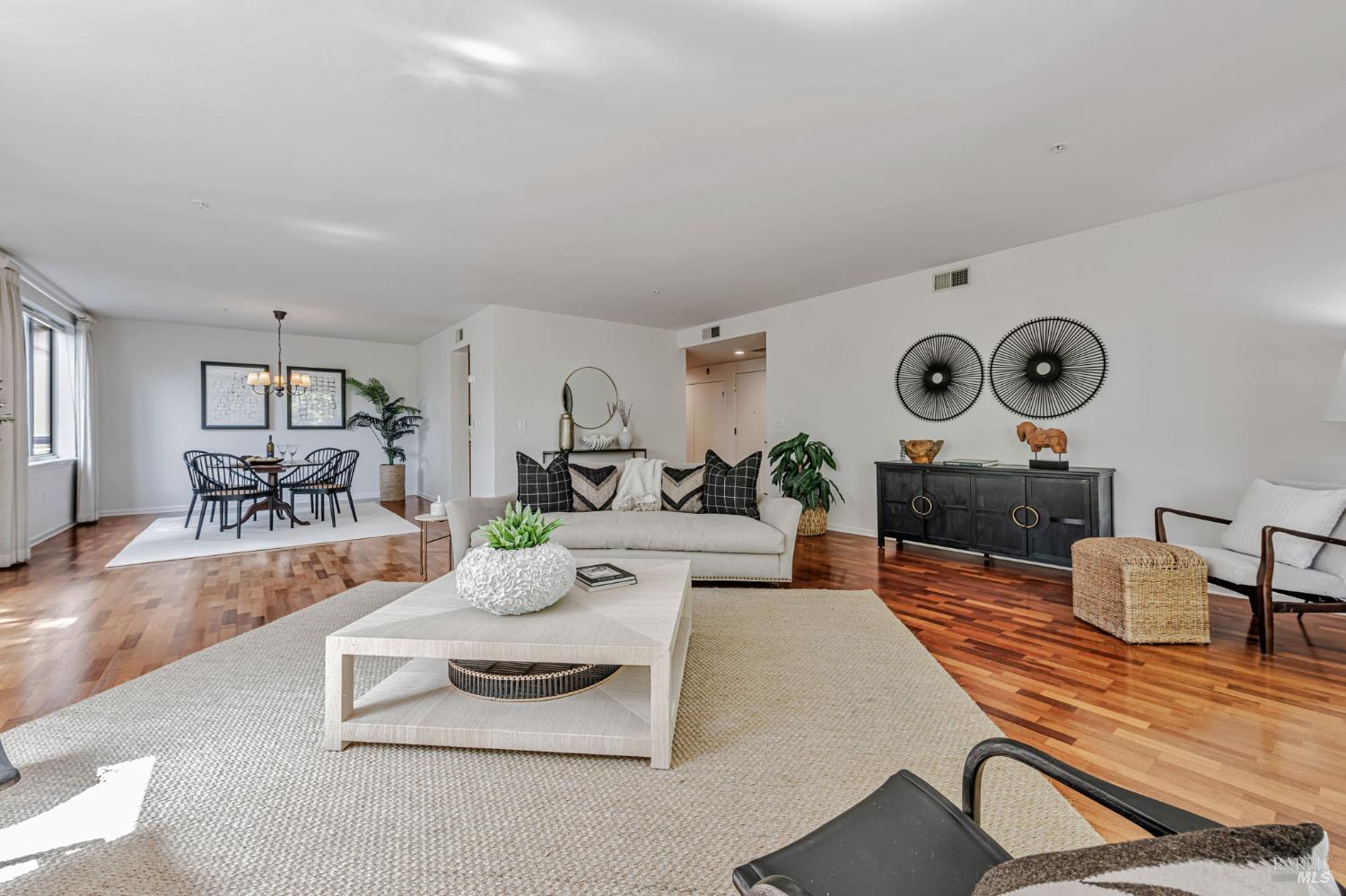 Detail Gallery Image 11 of 43 For 600 Deer Valley Rd 1e,  San Rafael,  CA 94903 - 2 Beds | 3 Baths