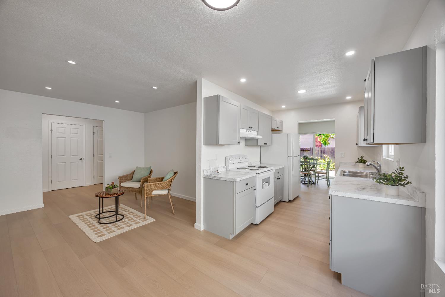Detail Gallery Image 15 of 51 For 501 Garfield Park Ave, Santa Rosa,  CA 95409 - 4 Beds | 2 Baths
