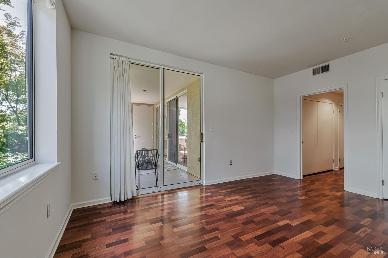 Detail Gallery Image 21 of 43 For 600 Deer Valley Rd 1e,  San Rafael,  CA 94903 - 2 Beds | 3 Baths