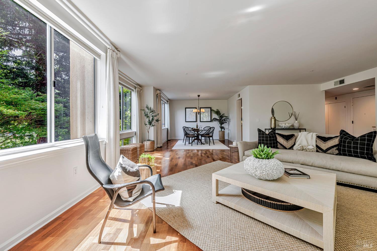 Detail Gallery Image 10 of 43 For 600 Deer Valley Rd 1e,  San Rafael,  CA 94903 - 2 Beds | 3 Baths