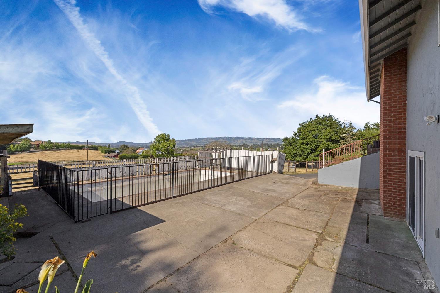 Detail Gallery Image 43 of 61 For 4335 Bodega Ave, Petaluma,  CA 95942 - 4 Beds | 3/1 Baths