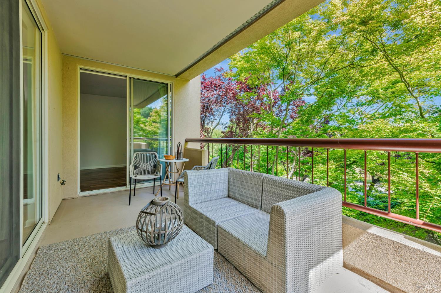 Detail Gallery Image 33 of 43 For 600 Deer Valley Rd 1e,  San Rafael,  CA 94903 - 2 Beds | 3 Baths