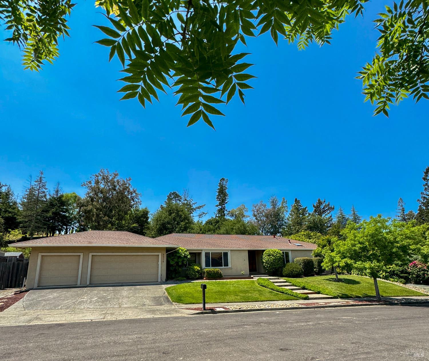 Detail Gallery Image 2 of 53 For 3319 David Dr, Napa,  CA 94558 - 4 Beds | 2 Baths