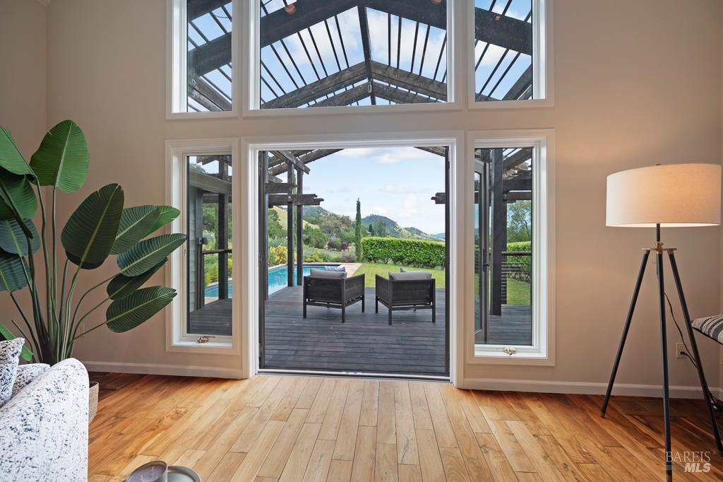Detail Gallery Image 8 of 51 For 3979 Rolling Oaks Rd, Santa Rosa,  CA 95404 - 3 Beds | 3 Baths