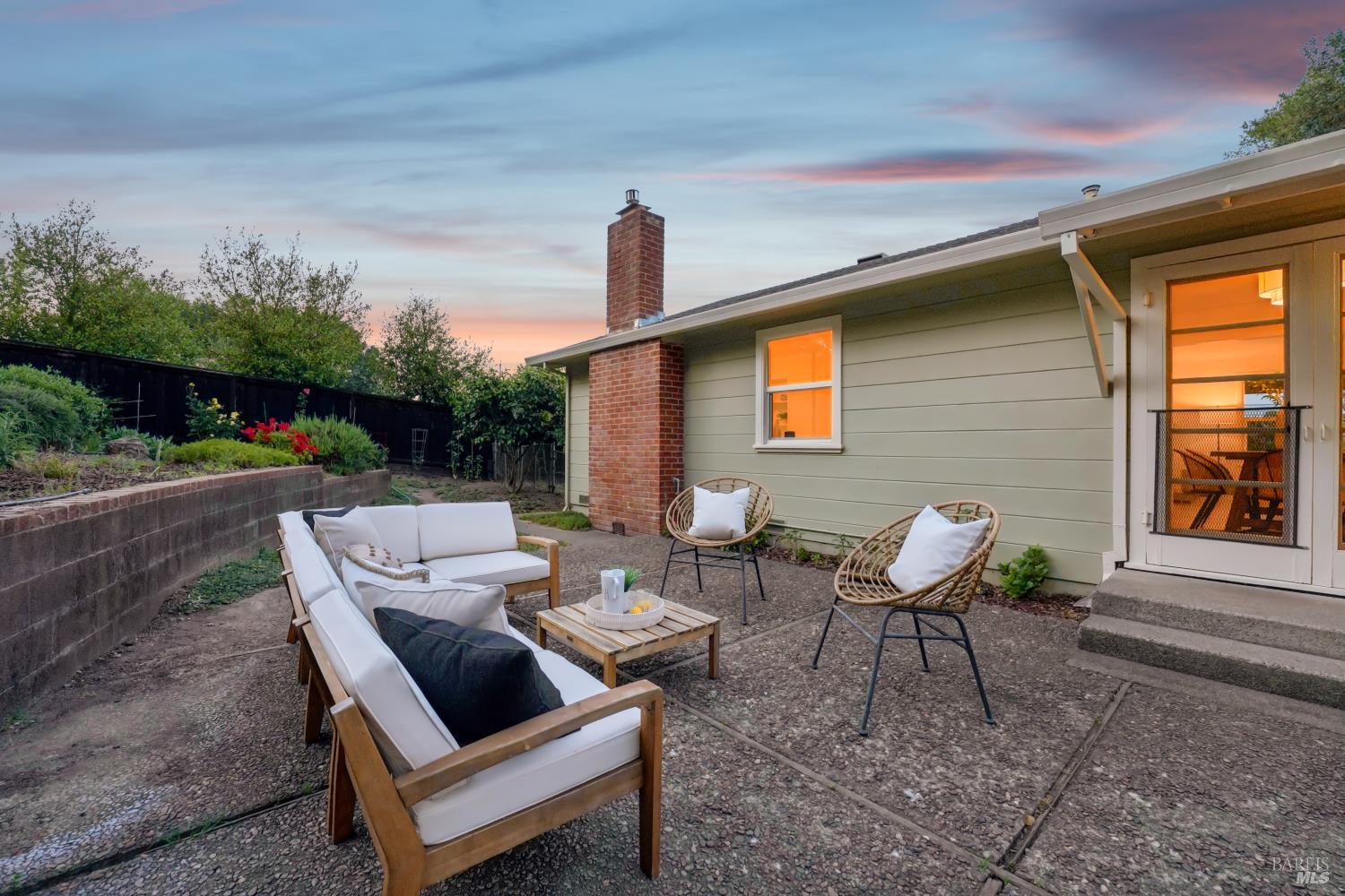 Detail Gallery Image 20 of 60 For 1400 High School Rd, Sebastopol,  CA 95472 - 3 Beds | 2 Baths