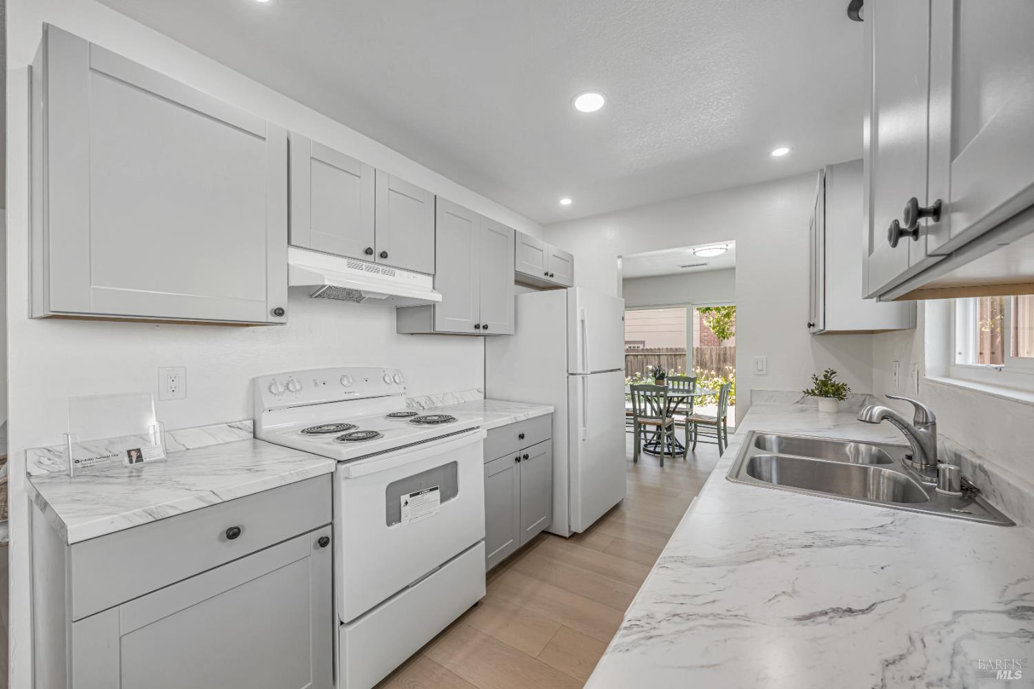 Detail Gallery Image 16 of 51 For 501 Garfield Park Ave, Santa Rosa,  CA 95409 - 4 Beds | 2 Baths