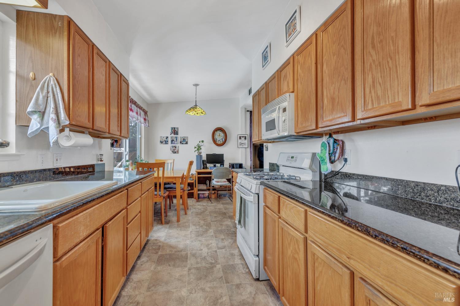 Detail Gallery Image 11 of 34 For 1324 Delwood St, Vallejo,  CA 94591 - 3 Beds | 2 Baths