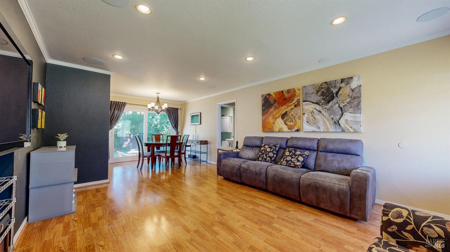 Detail Gallery Image 4 of 52 For 4 Las Huertas Ct, San Rafael,  CA 94903 - 3 Beds | 1 Baths