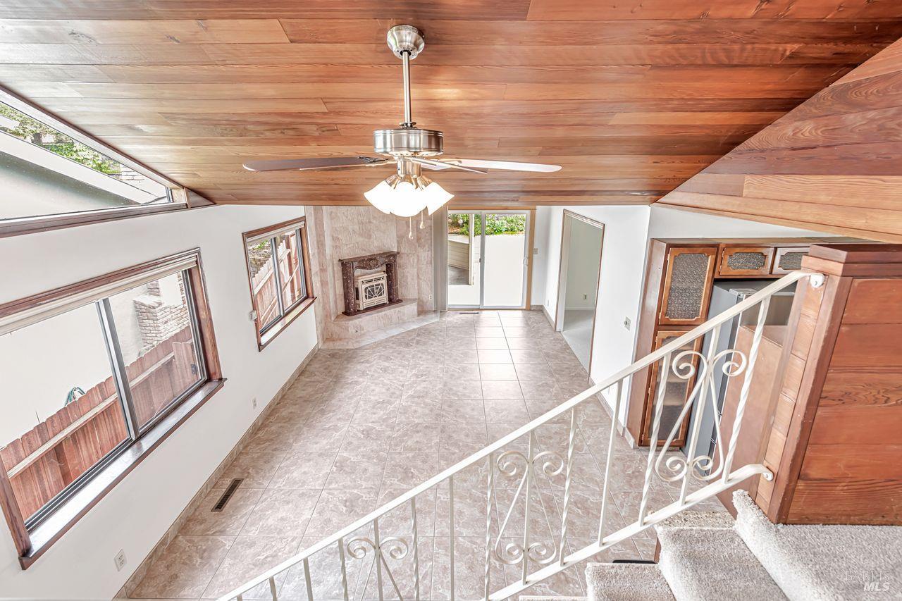 Detail Gallery Image 12 of 53 For 917 West St, Petaluma,  CA 94952 - 4 Beds | 2 Baths