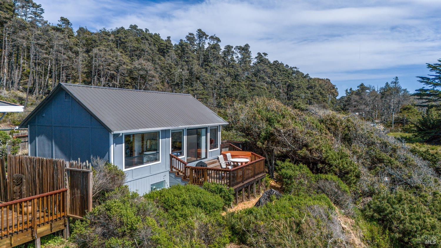 Detail Gallery Image 35 of 52 For 33500 S Highway 1 Unkn, Gualala,  CA 95445 - 3 Beds | 3 Baths