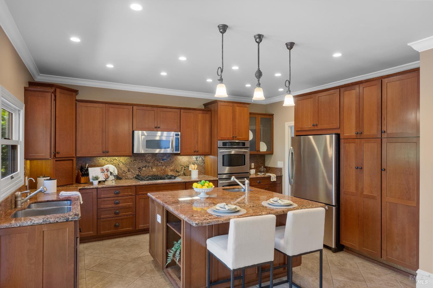 Detail Gallery Image 17 of 63 For 190 Franklin St, Napa,  CA 94558 - 4 Beds | 3 Baths