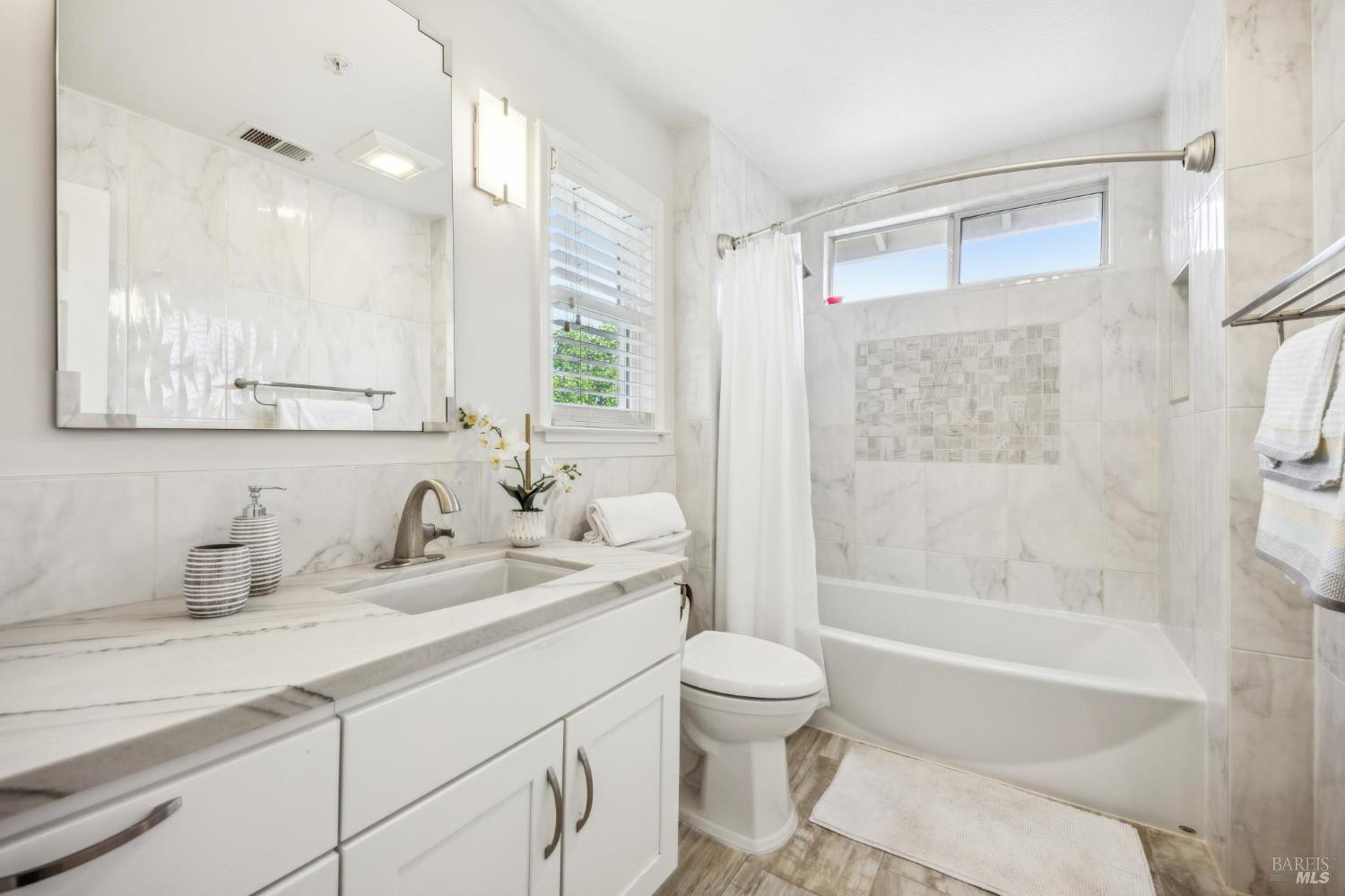 Detail Gallery Image 34 of 55 For 110 Baypoint Dr, San Rafael,  CA 94901 - 4 Beds | 3 Baths