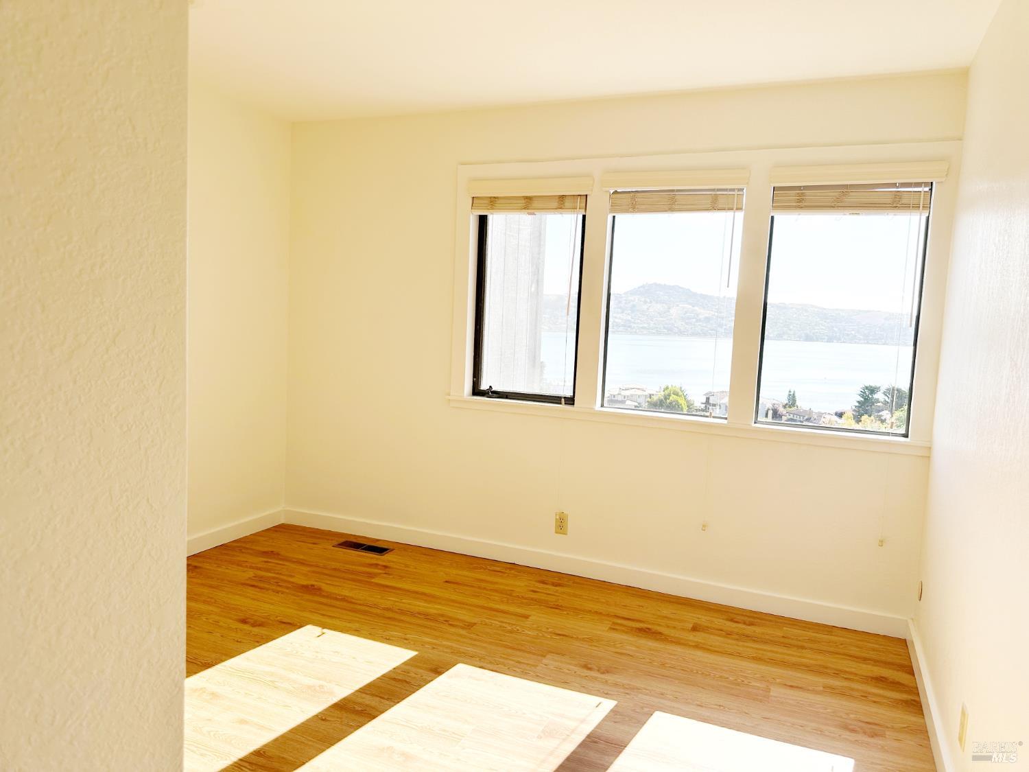Detail Gallery Image 67 of 84 For 172 Great Circle Dr, Mill Valley,  CA 94941 - 4 Beds | 2/1 Baths