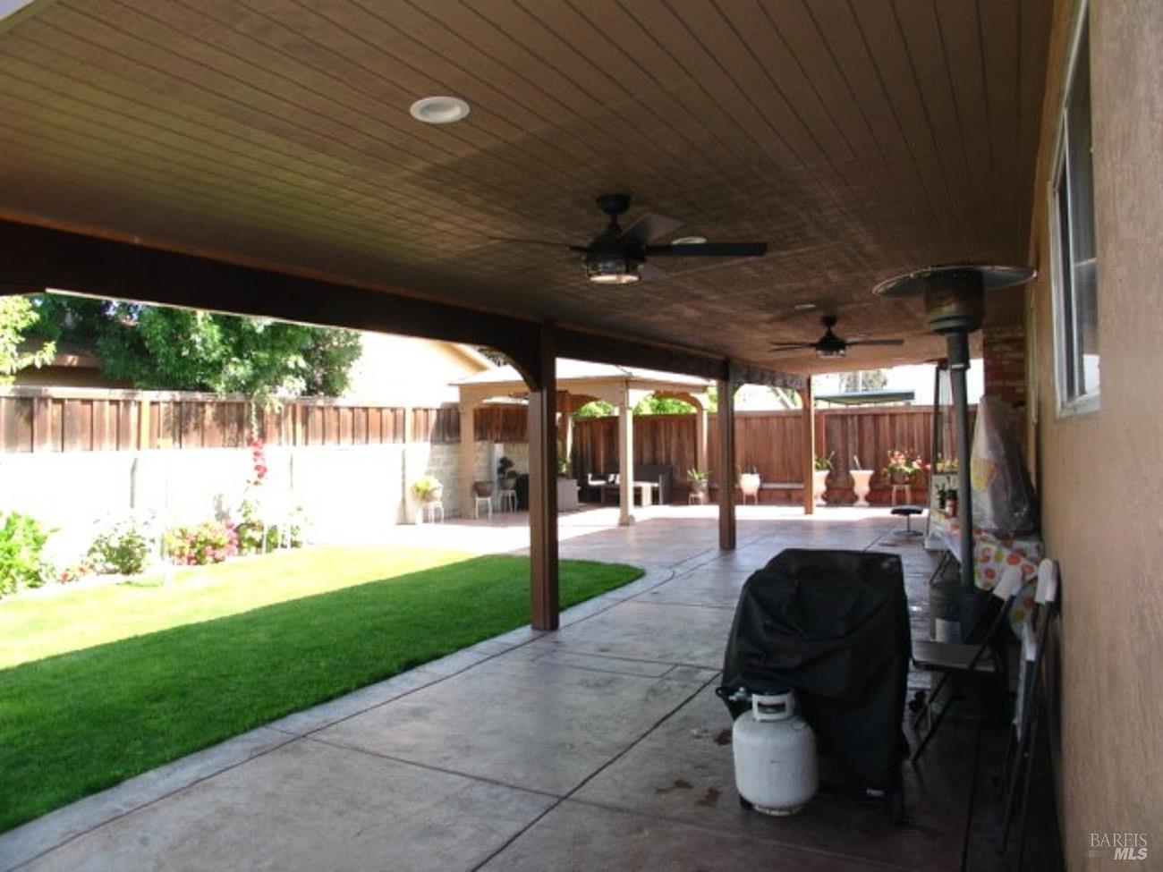Detail Gallery Image 5 of 27 For 1994 Cardinal Way, Fairfield,  CA 94533 - 3 Beds | 2 Baths