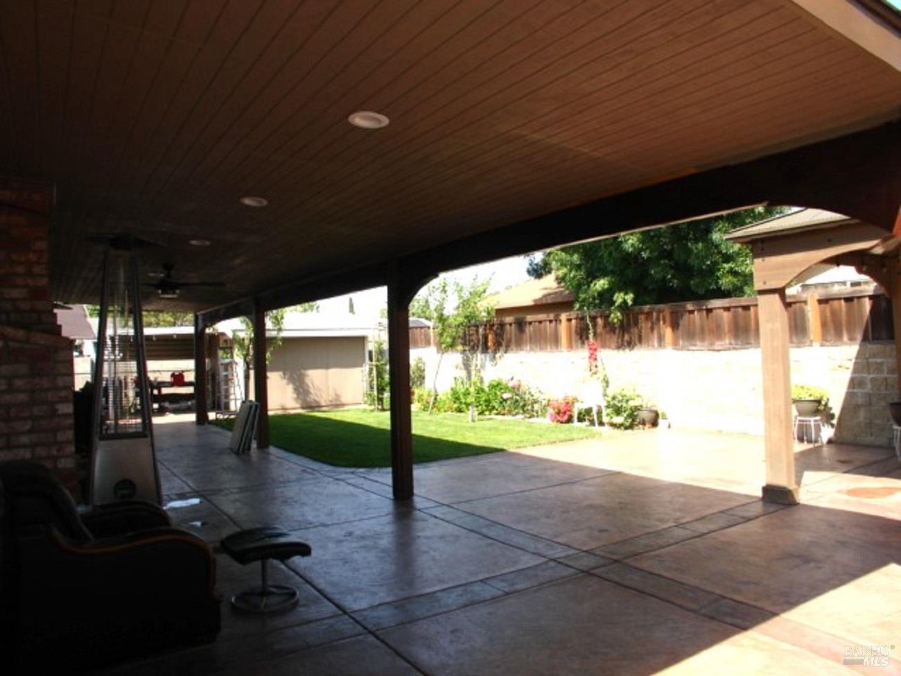 Detail Gallery Image 8 of 27 For 1994 Cardinal Way, Fairfield,  CA 94533 - 3 Beds | 2 Baths