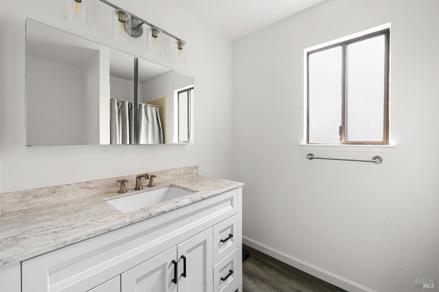 Detail Gallery Image 23 of 26 For 1065 Ne Badger Ct, Santa Rosa,  CA 95409 - 3 Beds | 2 Baths