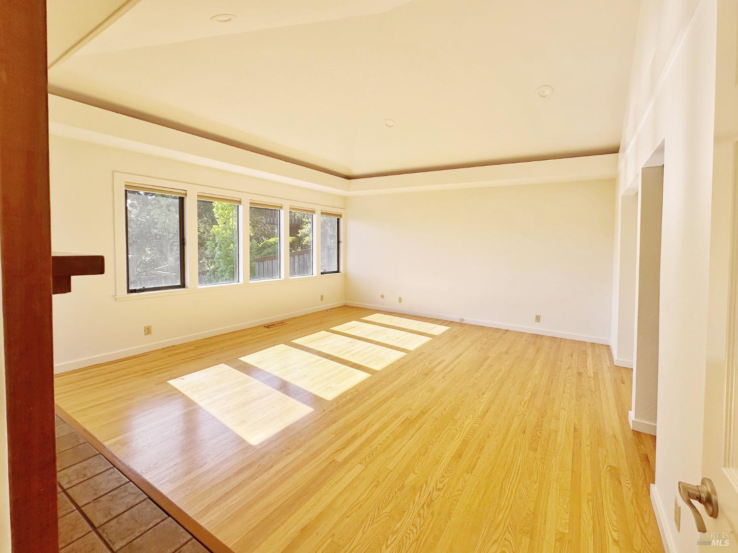 Detail Gallery Image 23 of 84 For 172 Great Circle Dr, Mill Valley,  CA 94941 - 4 Beds | 2/1 Baths