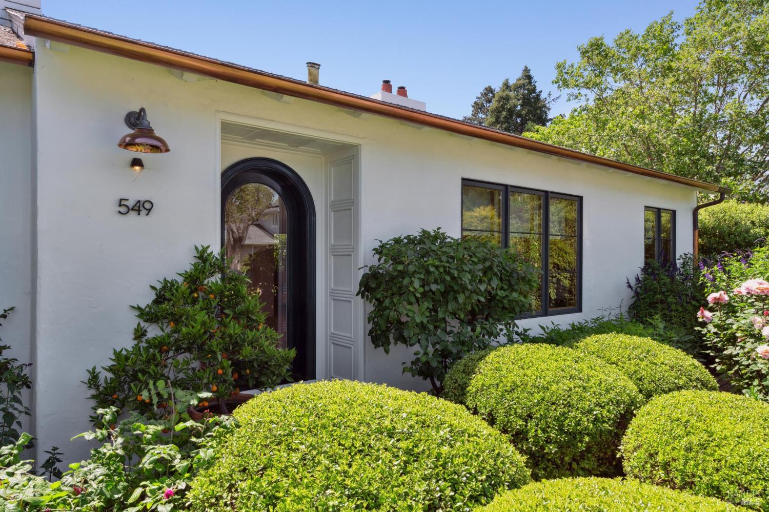 Detail Gallery Image 4 of 97 For 549 Talbot Ave, Santa Rosa,  CA 95405 - 2 Beds | 1/1 Baths